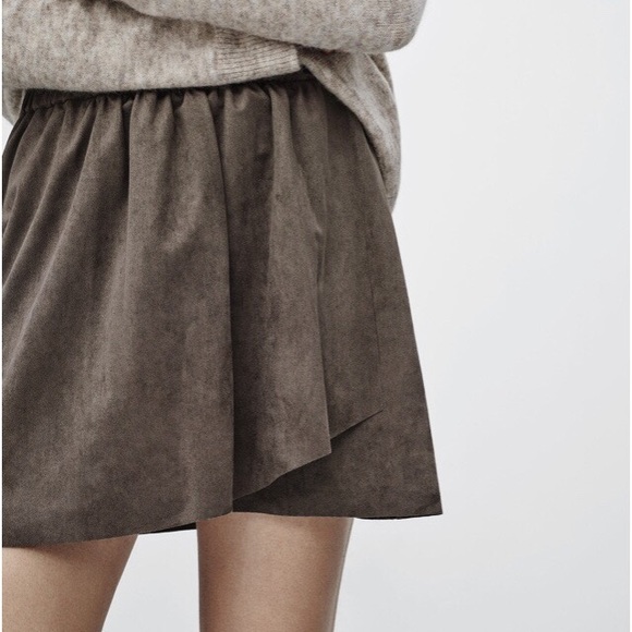 Aritzia Dresses & Skirts - Wilfred Free Nescher Suede-Like Skirt Aritzia